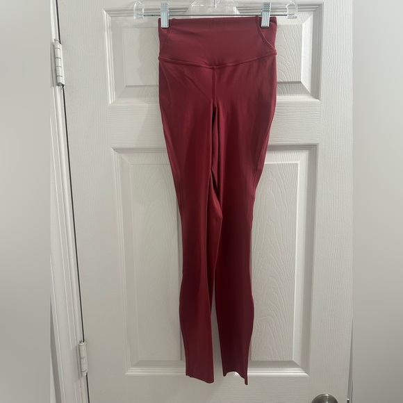 Lululemon Base Pace High-Rise Tight
28" *Brushed Nulux
Mulled Wine - Picture 3 of 6